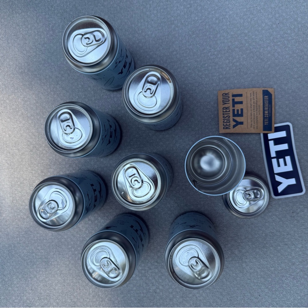 YETI Light Blue Can storage containers - Picture 3 of 3